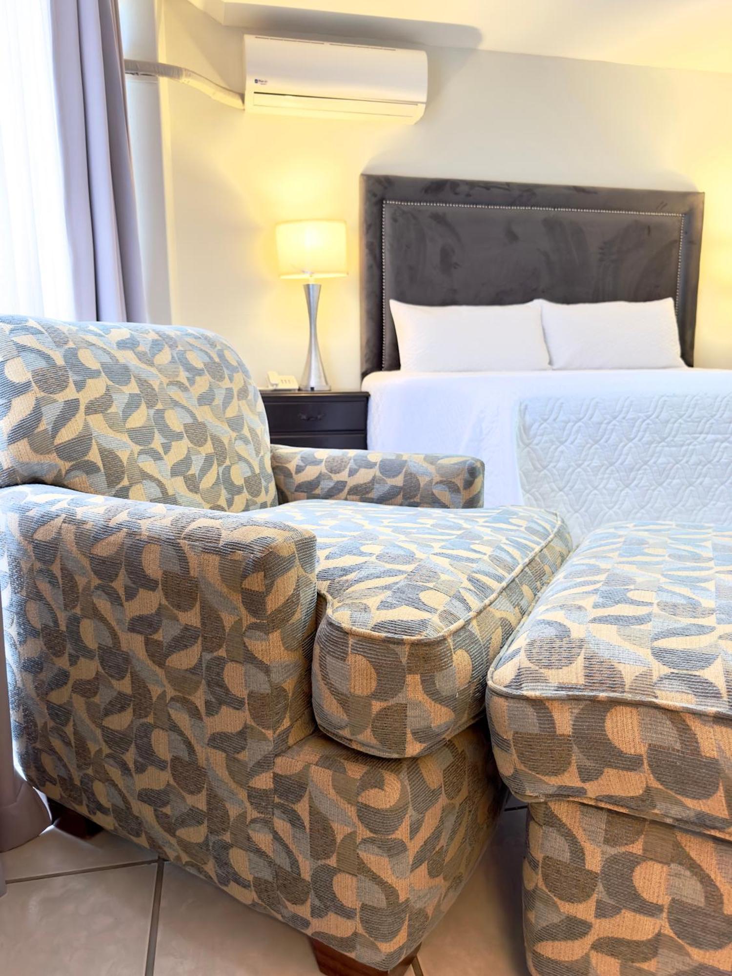 Gran Hotel Paris ลาเซย์บา ภายนอก รูปภาพ