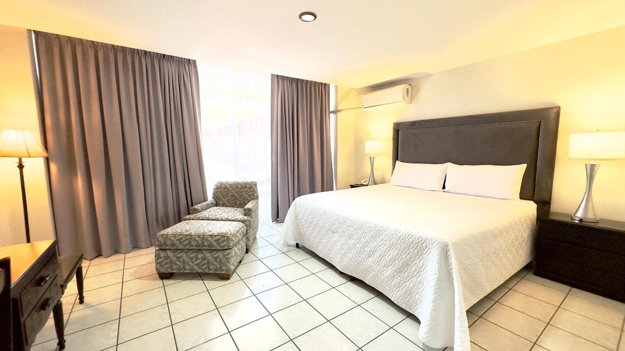 Gran Hotel Paris ลาเซย์บา ภายนอก รูปภาพ