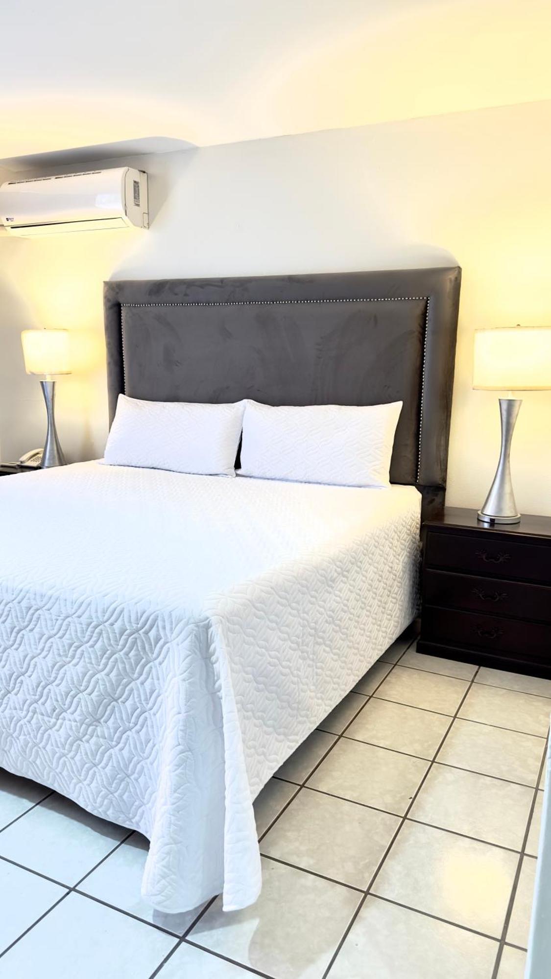 Gran Hotel Paris ลาเซย์บา ภายนอก รูปภาพ